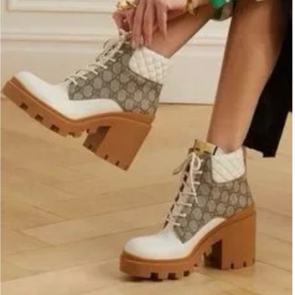 🎉Host Pick!🎉Gucci Apollo GG Supreme Boots